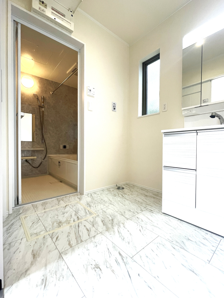 ☆広々洗面ルーム☆ 1日の始まりや入浴前に必ず入る空間だからこそ、清潔感や広さが重要に