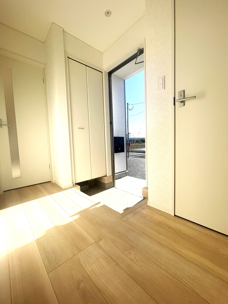 ☆　キレイで広い空間に　☆☆ お家の顔とも言える玄関は、広くキレイでありたい。