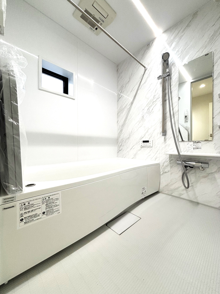 ☆憧れの広々サイズバスルーム　☆☆ 足を延ばせてゆっくりとくつろげる広々バスルーム。