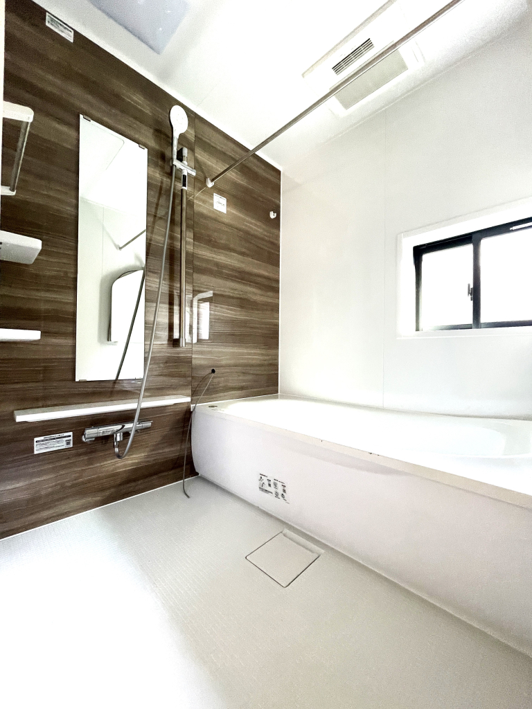 ☆憧れの広々サイズバスルーム　☆☆ 足を延ばせてゆっくりとくつろげる広々バスルーム。