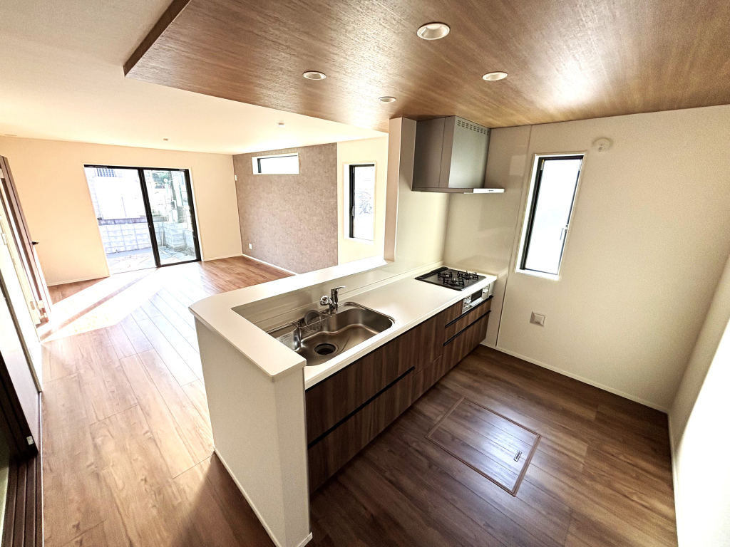 ☆奥様の聖地・カウンターキッチン☆ 収納豊富で使い勝手良いカウンターキッチンは奥様に大切な空間