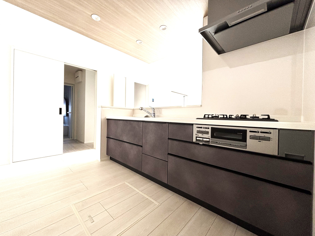 ☆奥様の聖地・カウンターキッチン☆ 収納豊富で使い勝手良いカウンターキッチンは奥様に大切な空間