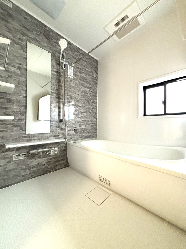 ☆憧れの広々サイズバスルーム　☆☆ 足を延ばせてゆっくりとくつろげる広々バスルーム。