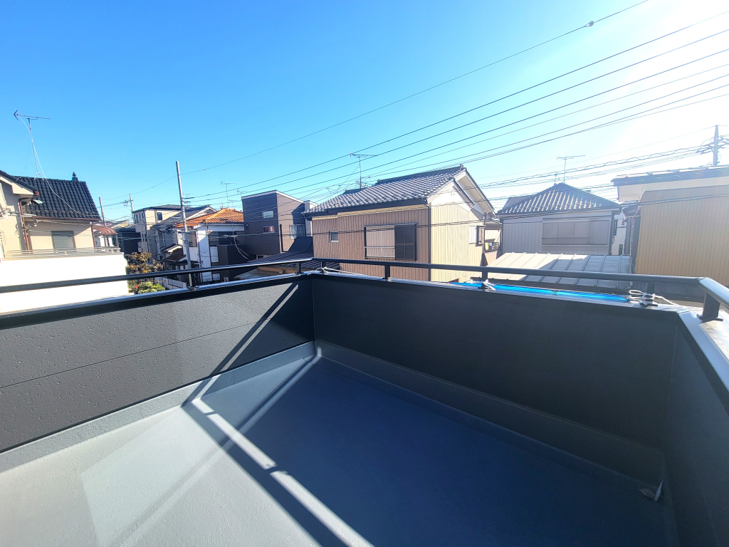 ☆☆　バルコニー　☆☆明るい陽ざしを目一杯浴びる恩恵。