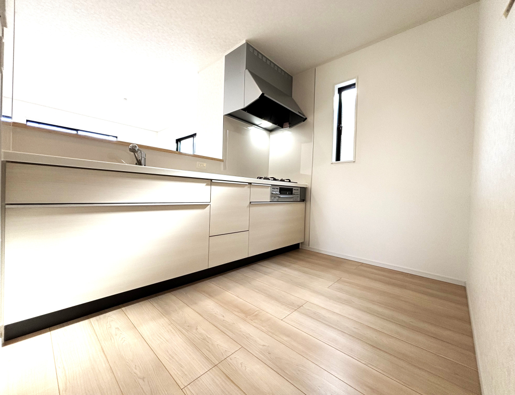 ☆☆　キッチン　☆☆ 奥様目線のお料理空間。家事をしながらもお子様から目を離さない