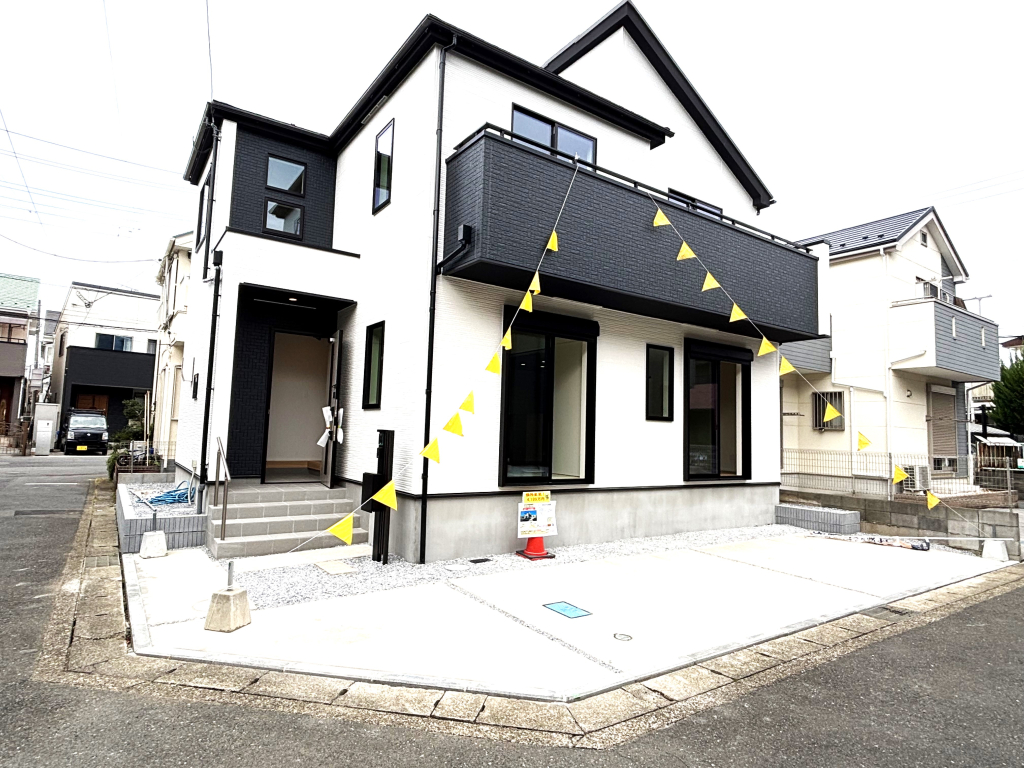 ☆☆　夢と憧れの駐車場２台　☆☆ 通勤用、自家用車用、お客様用など駐車場２台分は憧れ。