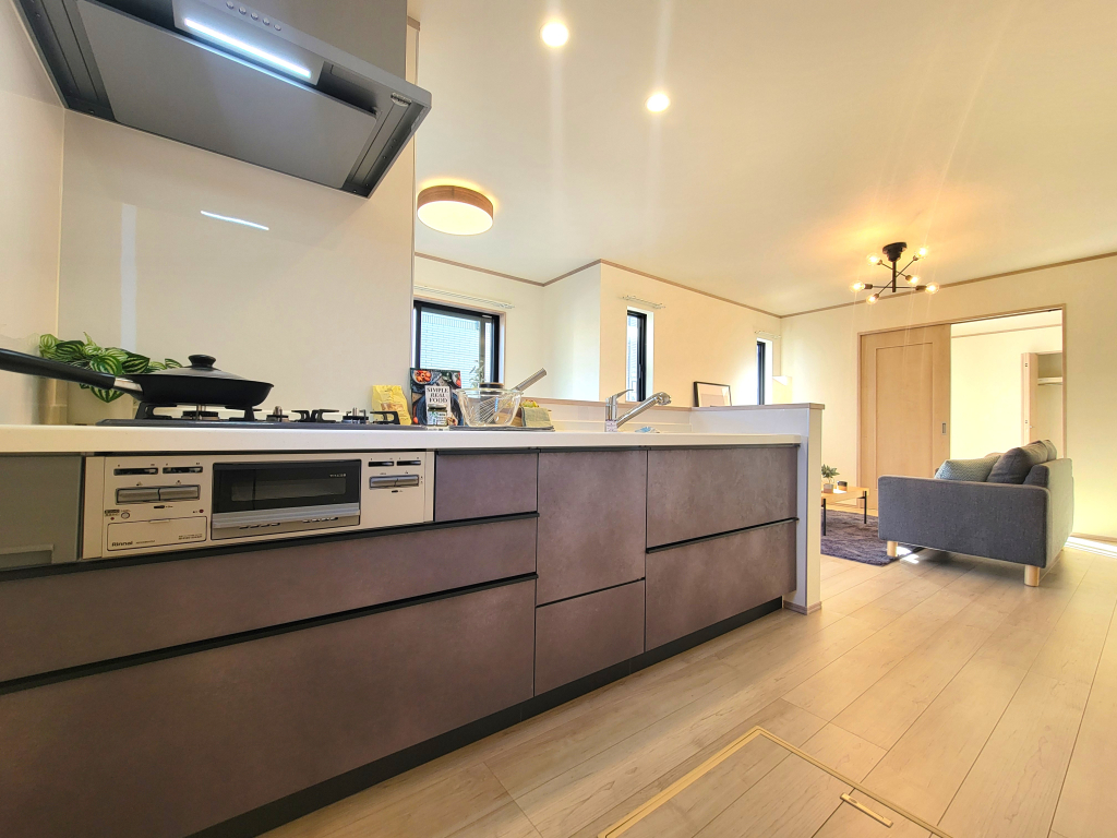 ☆カウンターキッチン☆ 朝はご主人様と談笑する。カウンターキッチンだからこそ可能な日常