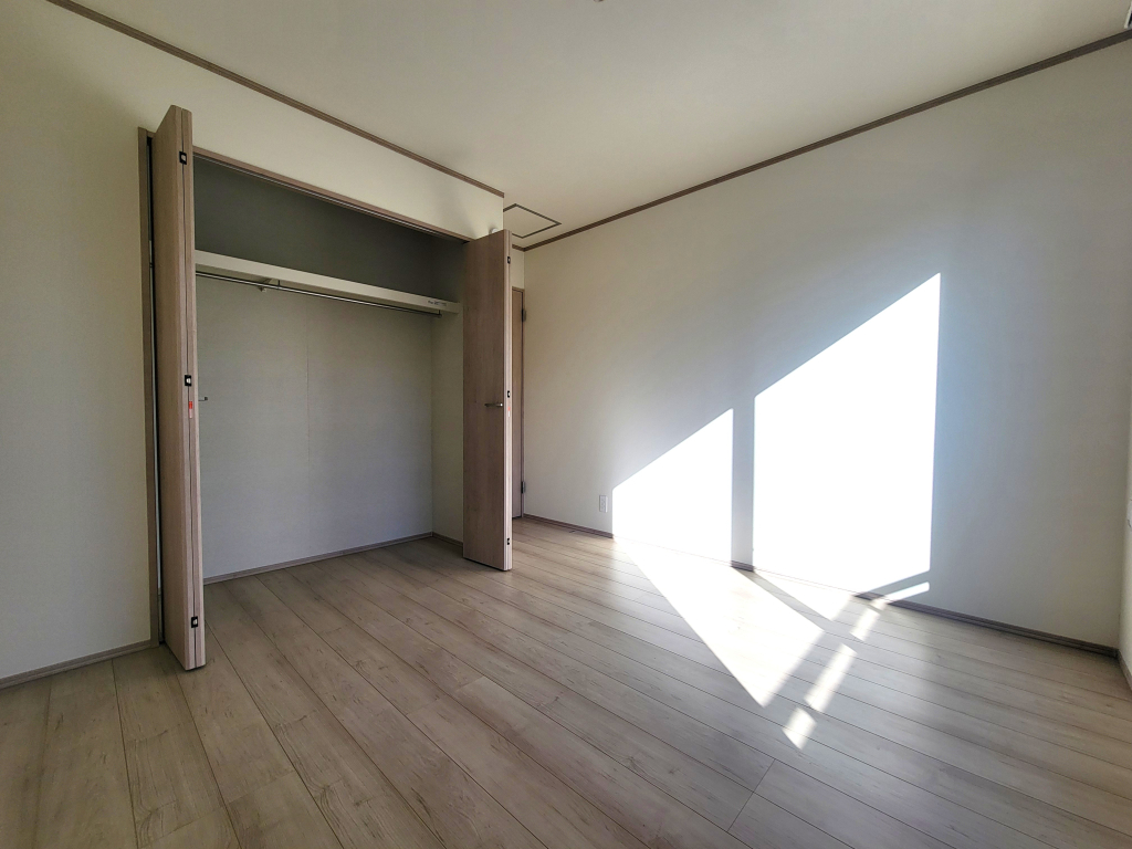 ☆明るさと風通しの良さ☆☆ 一戸建てのお部屋の魅力は陽当たりと風通しの良さ。