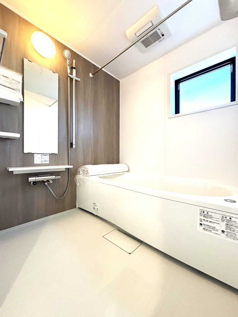 ☆憧れの広々サイズバスルーム　☆☆ 足を延ばせてゆっくりとくつろげる広々バスルーム。