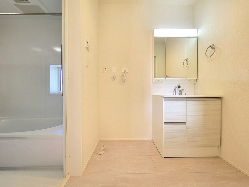 ☆広々洗面ルーム　☆☆ 1日の始まりや入浴前に必ず入る空間だからこそ、清潔感や広さが重要に