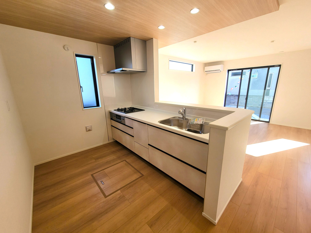 ☆☆　カウンターキッチン　☆☆ 朝はご主人様と談笑する。カウンターキッチンだからこそ可能