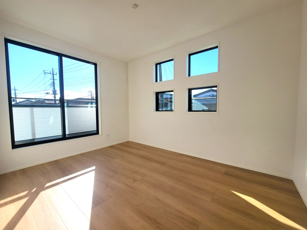 ☆お子様にも格別な空間を☆ お子様の成長にも欠かせない陽ざし。朝の目覚めも太陽の力でスッキリと。