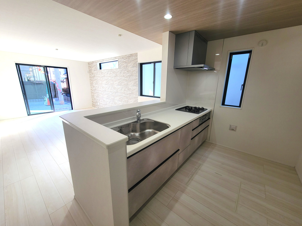 ☆☆　カウンターキッチン　☆☆ 朝はご主人様と談笑する。カウンターキッチンだからこそ可能