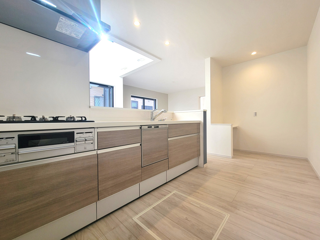 ☆奥様の聖地・カウンターキッチン☆ 収納豊富で使い勝手良いカウンターキッチンは奥様に大切な空間