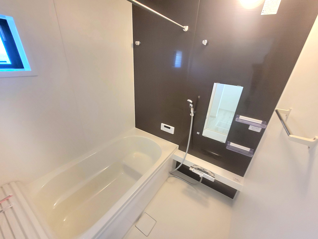 ☆憧れの広々サイズバスルーム　☆☆ 足を延ばせてゆっくりとくつろげる広々バスルーム。