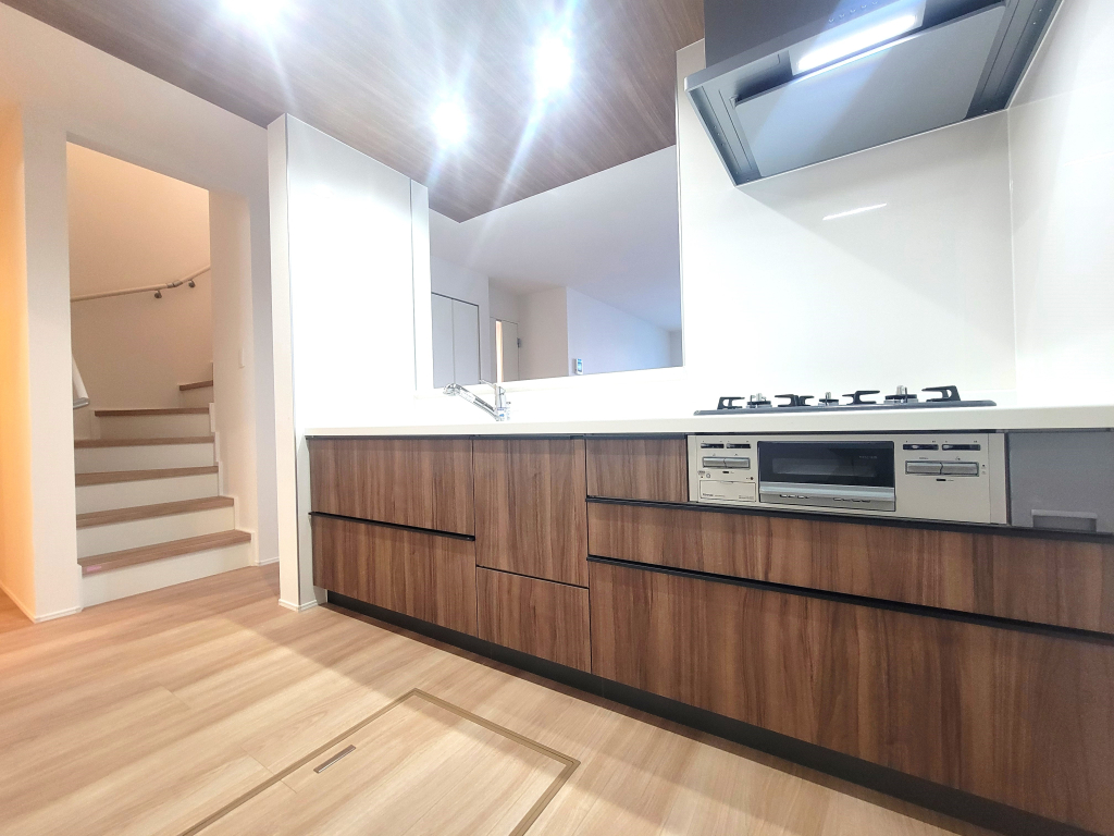 ☆奥様の聖地・カウンターキッチン☆ 収納豊富で使い勝手良いカウンターキッチンは奥様に大切な空間