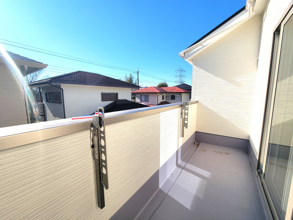 ☆南向きバルコニーの恵み ☆☆ 南からの明るい陽ざしを目一杯浴びる恩恵。