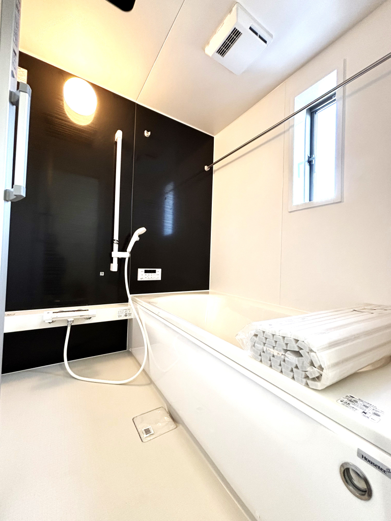 ☆☆　憧れの広々サイズバスルーム　☆☆ 足を延ばせてゆっくりとくつろげる広々バスルーム。