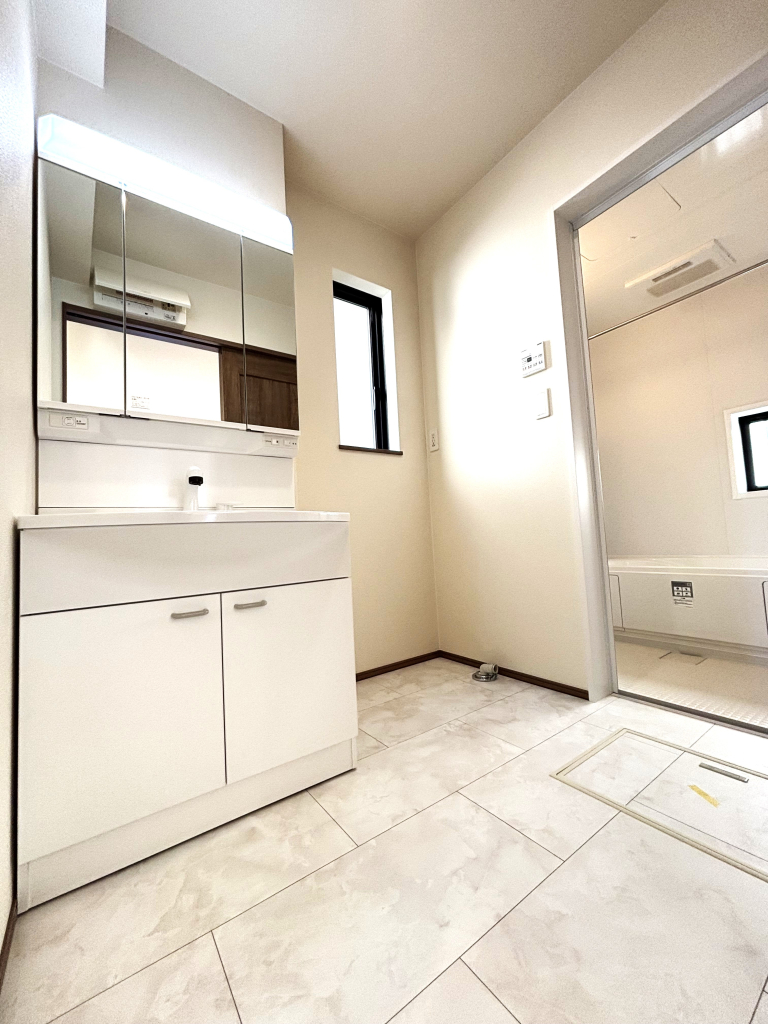 ☆広々洗面ルーム☆ 1日の始まりや入浴前に必ず入る空間だからこそ、清潔感や広さが重要に