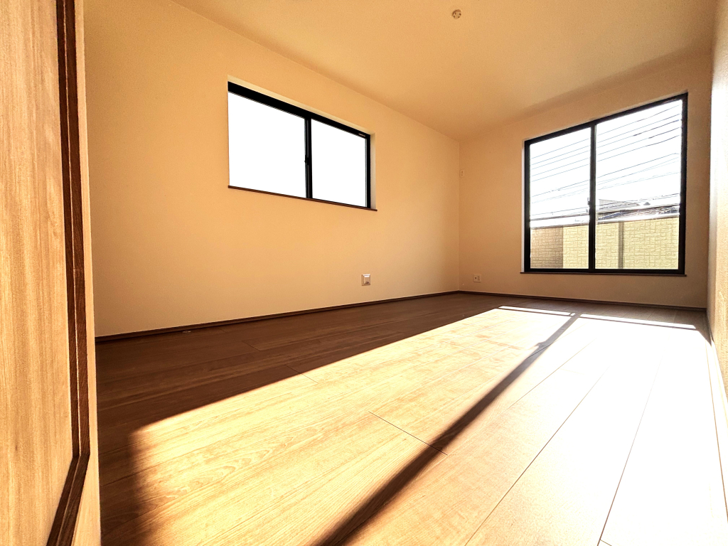 ☆明るさと風通しの良さ☆☆ 一戸建てのお部屋の魅力は陽当たりと風通しの良さ。