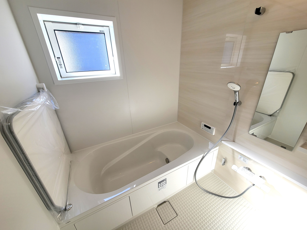 ☆憧れの広々サイズバスルーム　☆☆ 足を延ばせてゆっくりとくつろげる広々バスルーム。