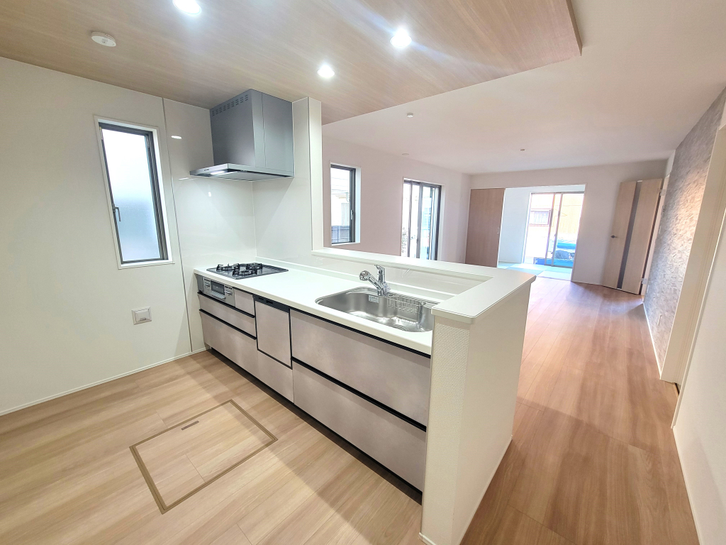 　☆カウンターキッチン　☆☆ 朝はご主人様と談笑する。カウンターキッチンだからこそ可能