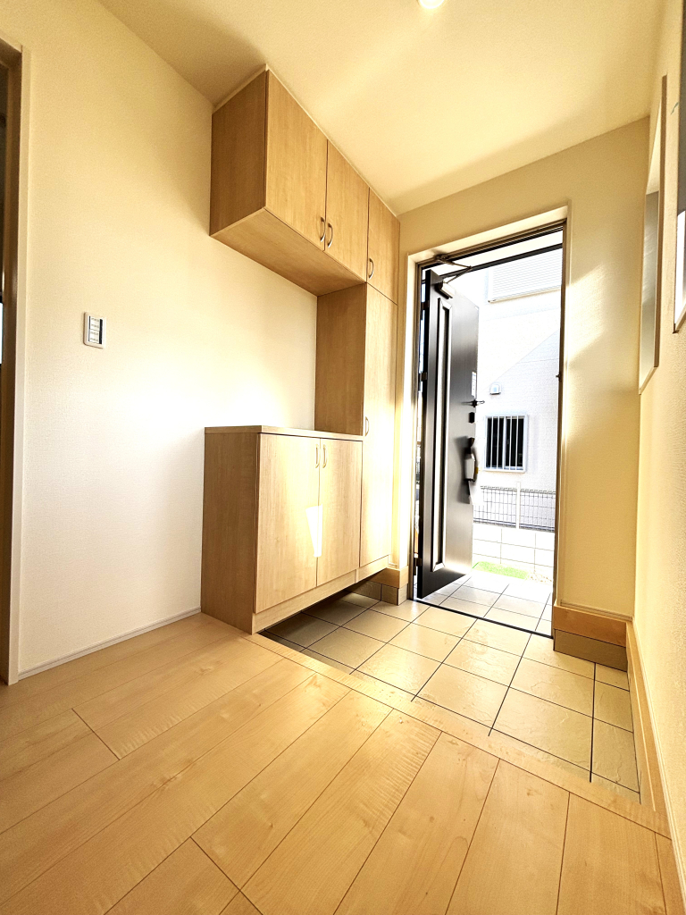 ☆シューズボックス☆ 家族全員分の靴を収納しても余裕が有り、玄関がスッキリとストレスフリーな空間へ。