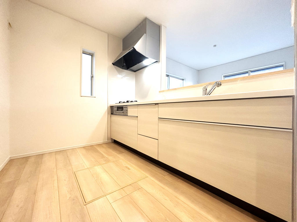 ☆☆　キッチン　☆☆ 奥様目線のお料理空間。家事をしながらもお子様から目を離さない