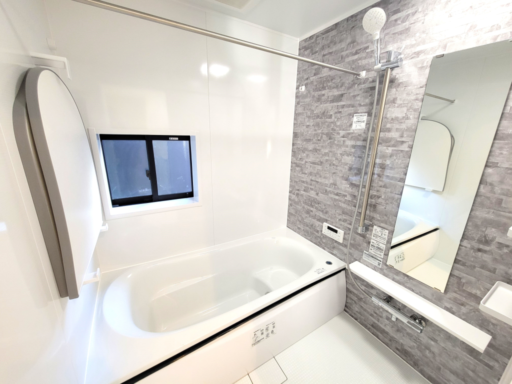 ☆憧れの広々サイズバスルーム　☆☆ 足を延ばせてゆっくりとくつろげる広々バスルーム。