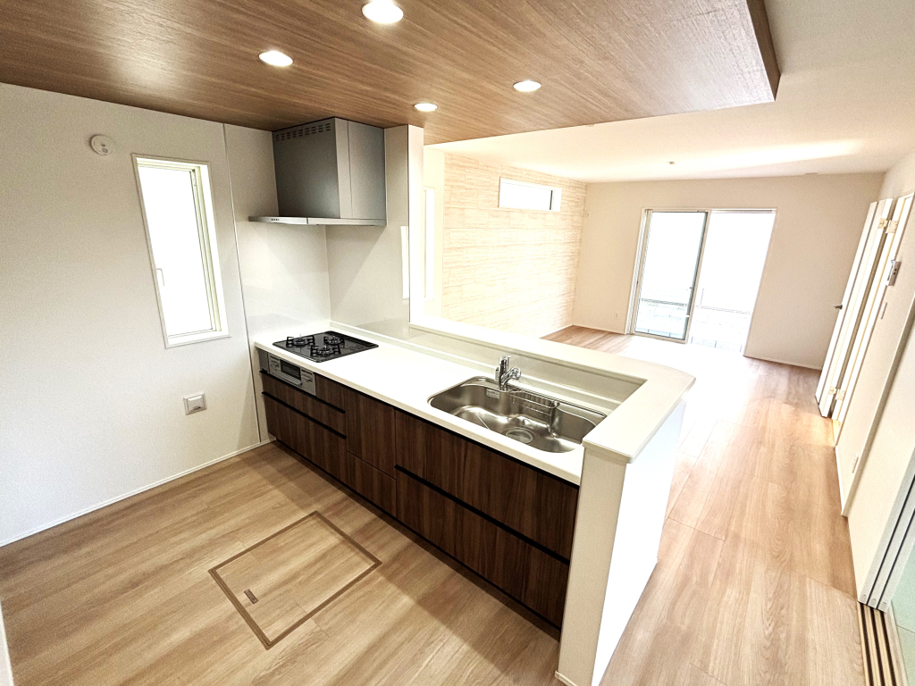 ☆会話が弾むキッチン☆ リビング全体を見渡せ家族全員と会話ができる人気の高いカウンターキッチン