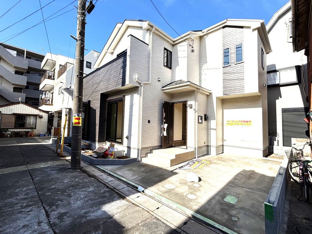 ☆マイホームの喜びを感じる陽当たりの良さ・開放感☆ 憧れのマイホームに相応しい美しく映える外観です。