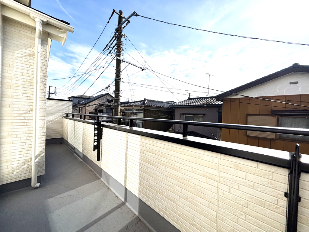 ☆南向きバルコニーの恵み☆ 干すだけではもったいない。楽しめる素敵な広々としたバルコニー