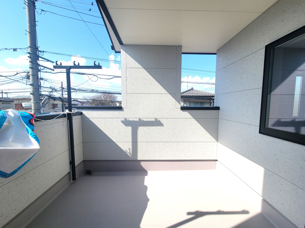 1号棟☆☆南向きバルコニーの恵み☆☆ 南からの明るい陽ざしを目一杯浴びる恩恵。