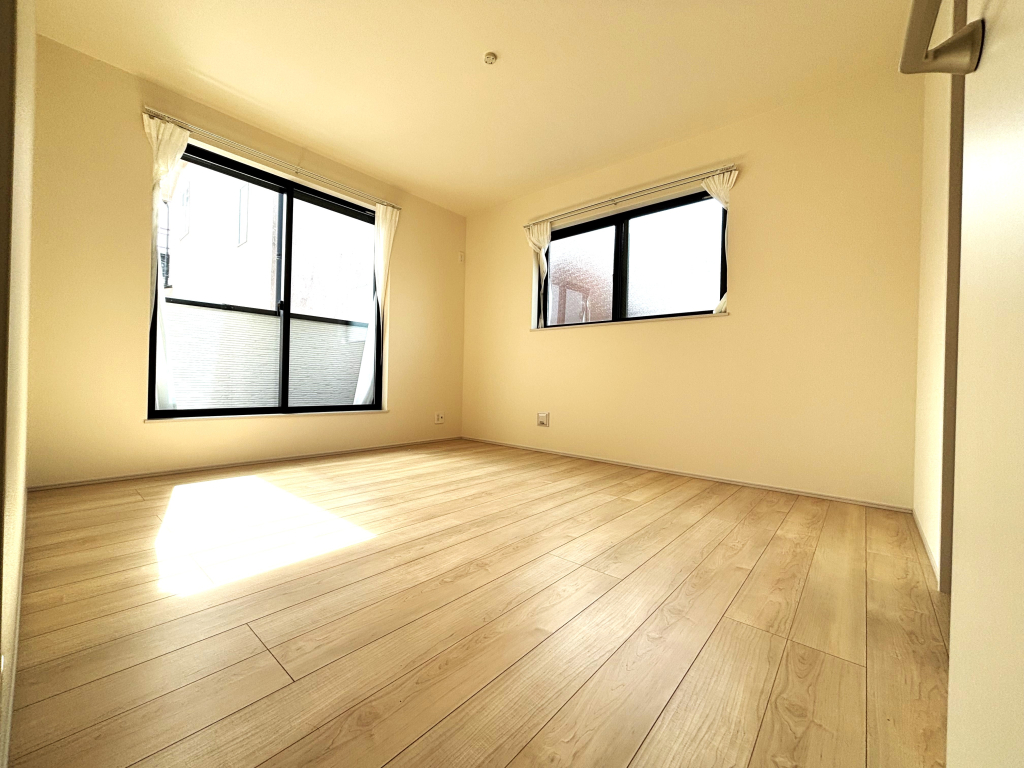 ☆明るさと風通しの良さ☆☆ 一戸建てのお部屋の魅力は陽当たりと風通しの良さ。