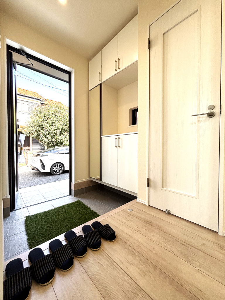 ☆　満足感溢れる家　☆☆ お家の顔とも言える玄関は、広くキレイでありたい。