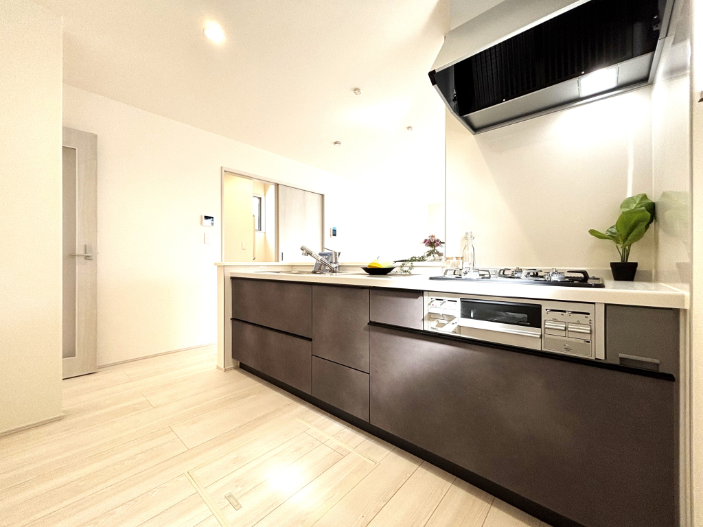 1号棟☆奥様の聖地カウンターキッチン☆収納豊富で使い勝手良いカウンターキッチンは奥様にとって大切