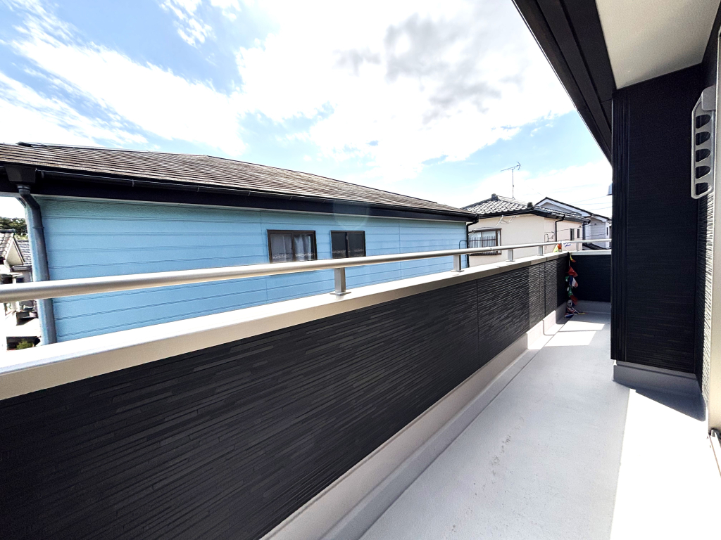 1号棟☆☆南向きバルコニーの恵み☆☆ 南からの明るい陽ざしを目一杯浴びる恩恵。