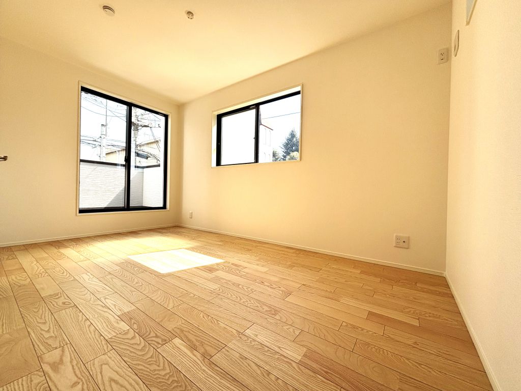 ☆お子様にも格別な空間を☆ お子様の成長にも欠かせない陽ざし。朝の目覚めも太陽の力でスッキリと。