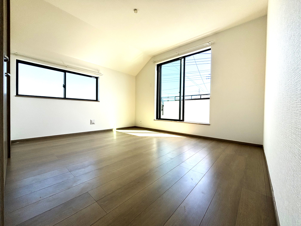 ☆明るさと風通しの良さ☆☆ 一戸建てのお部屋の魅力は陽当たりと風通しの良さ。