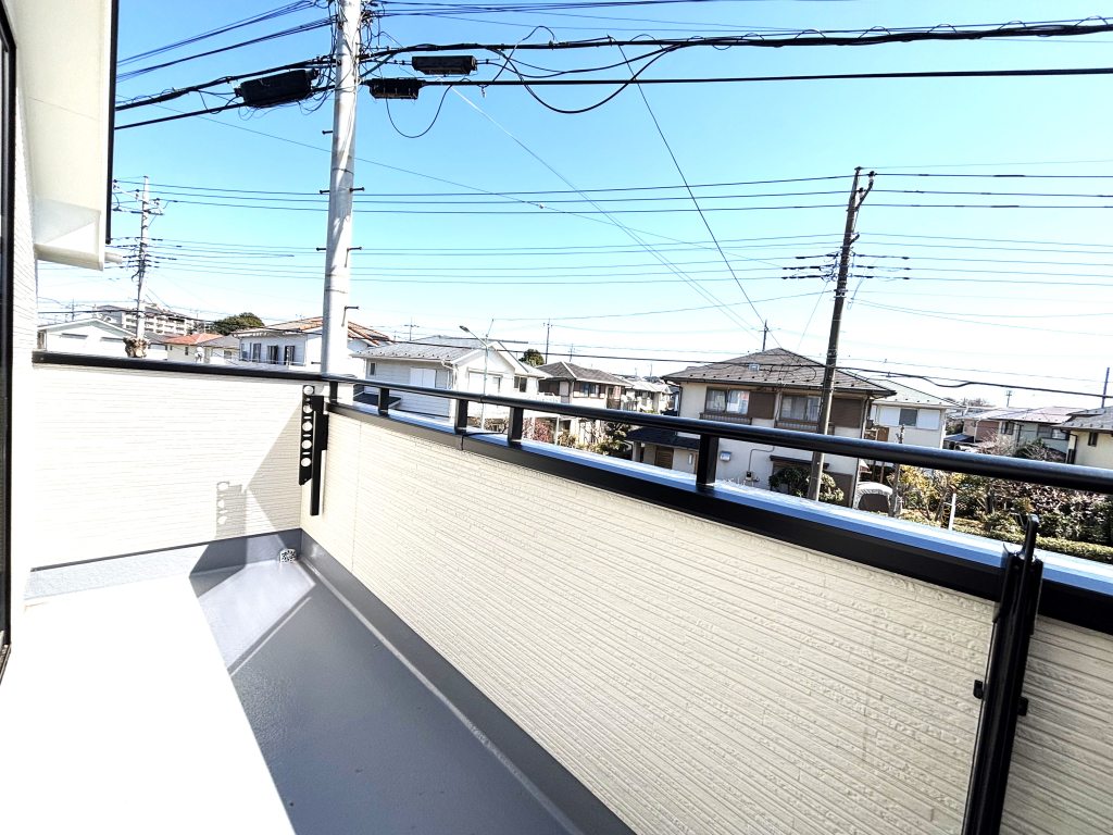 ☆南向きバルコニーの恵み☆ 干すだけではもったいない。楽しめる素敵な広々としたバルコニー