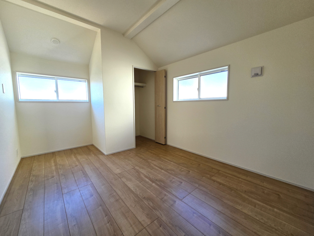 ☆お子様にも格別な空間を☆ お子様の成長にも欠かせない陽ざし。朝の目覚めも太陽の力でスッキリと。