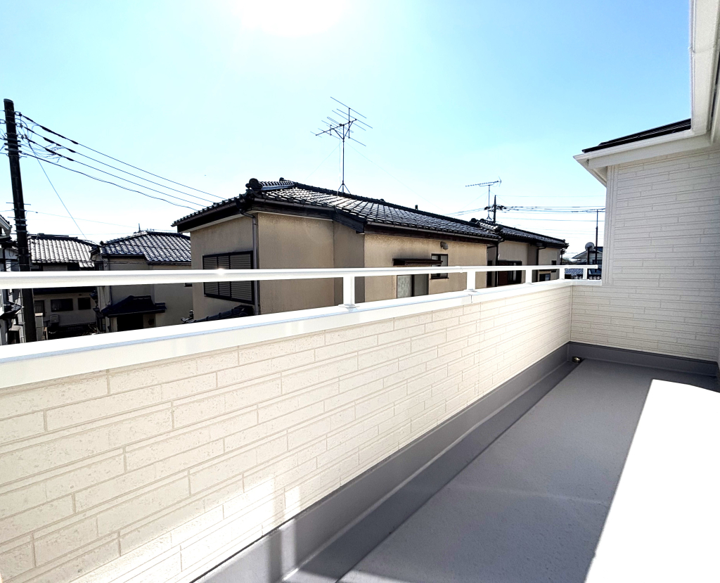 ８号棟☆☆南向きバルコニーの恵み☆☆ 南からの明るい陽ざしを目一杯浴びる恩恵。