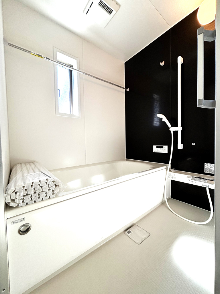 ☆☆　憧れの広々サイズバスルーム　☆☆ 足を延ばせてゆっくりとくつろげる広々バスルーム。