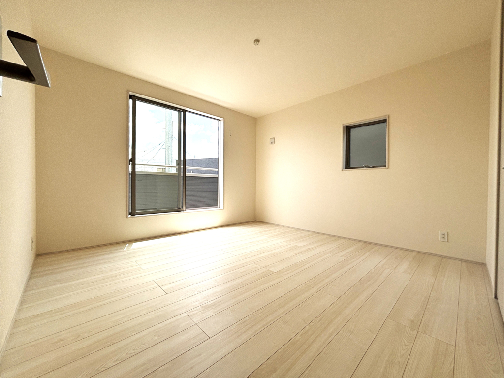 ☆明るさと風通しの良さ☆☆ 一戸建てのお部屋の魅力は陽当たりと風通しの良さ。