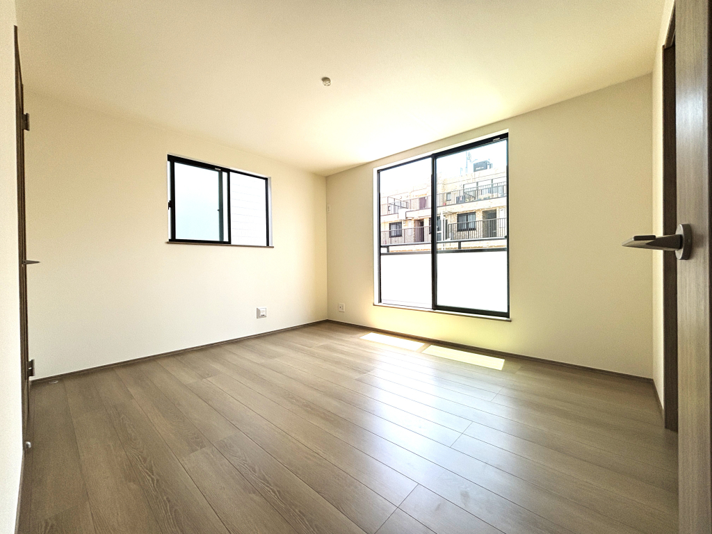 ☆明るさと風通しの良さ☆☆ 一戸建てのお部屋の魅力は陽当たりと風通しの良さ。