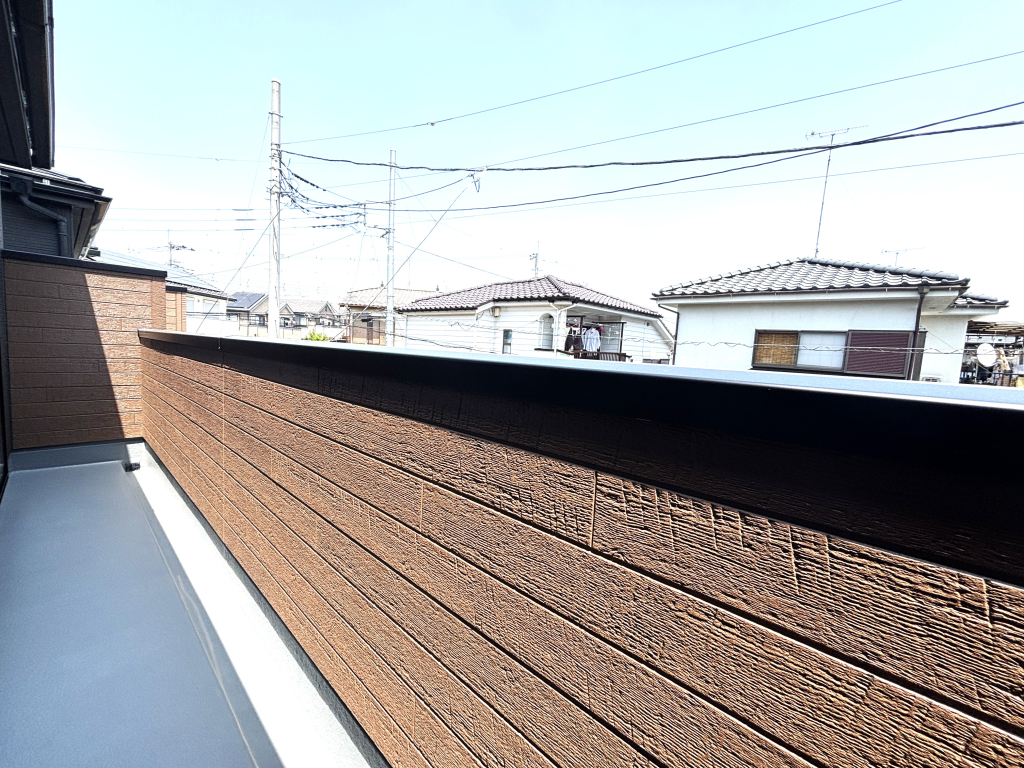 ☆南向きバルコニーの恵み☆ 干すだけではもったいない。楽しめる素敵な広々としたバルコニー