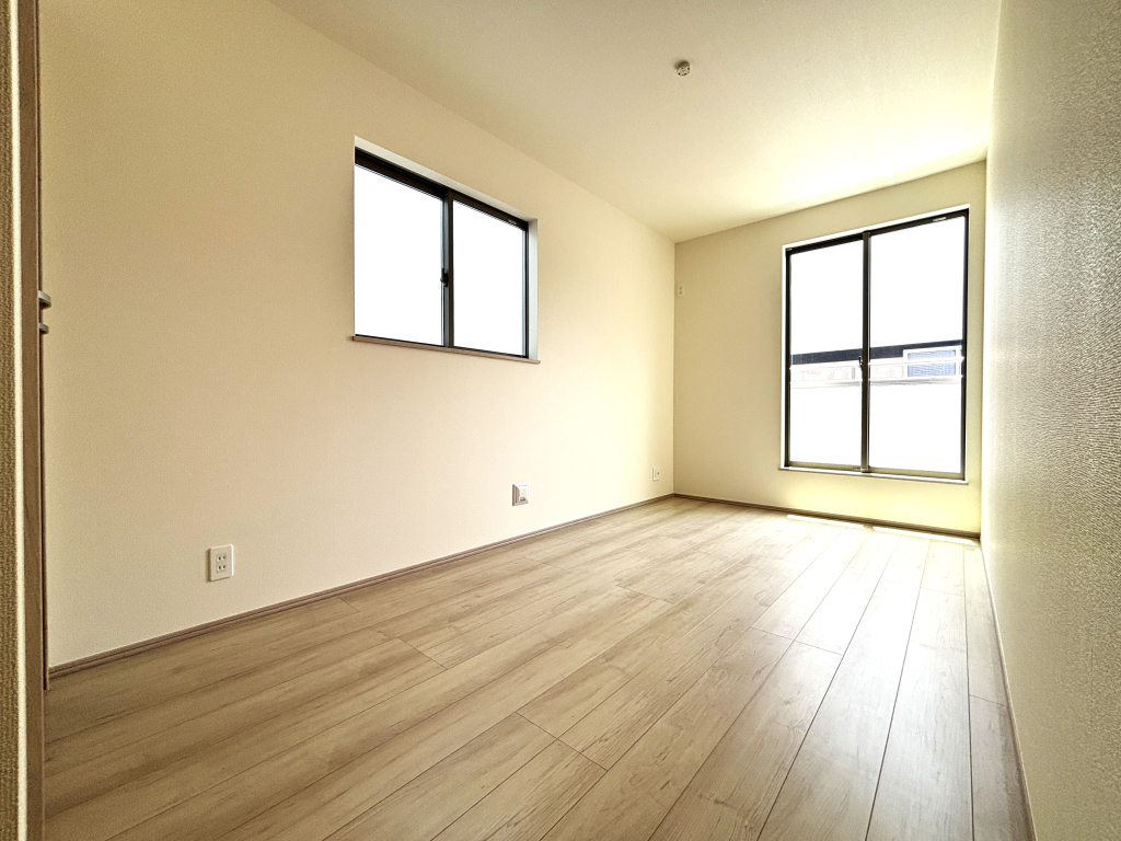 ☆明るさと風通しの良さ☆☆ 一戸建てのお部屋の魅力は陽当たりと風通しの良さ。