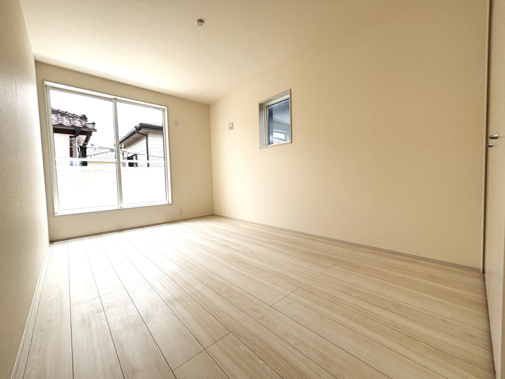 ☆明るさと風通しの良さ☆☆ 一戸建てのお部屋の魅力は陽当たりと風通しの良さ。