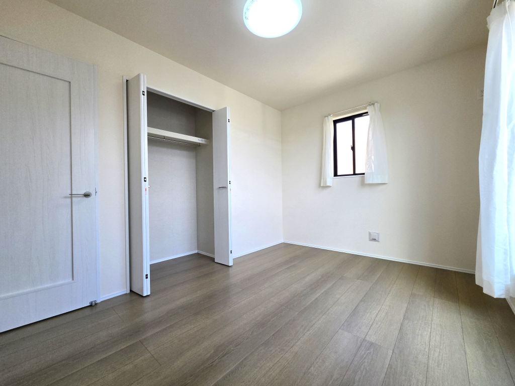 ☆明るさと風通しの良さ☆☆ 一戸建てのお部屋の魅力は陽当たりと風通しの良さ。