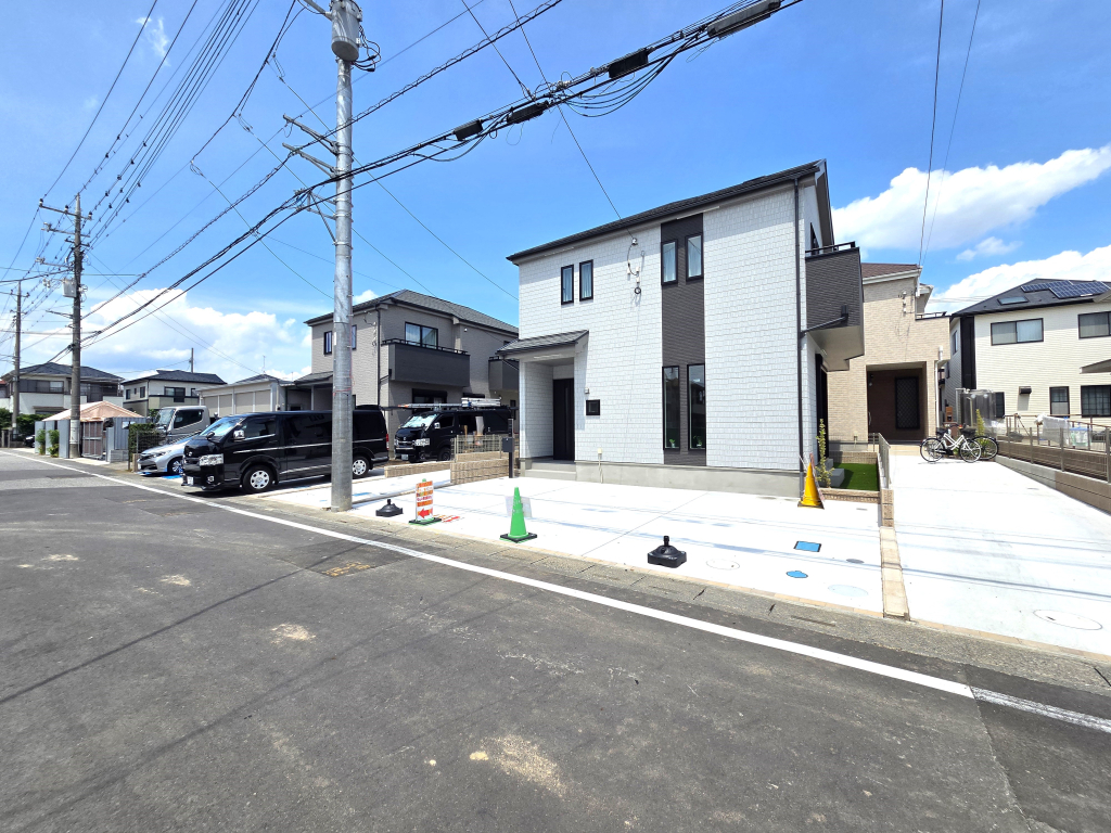 ☆☆　夢と憧れの駐車場３台　☆☆ 通勤用、自家用車用、お客様用など駐車場３台分は憧れ。